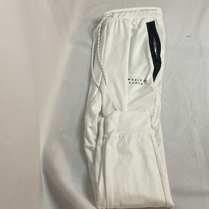 American Eagle joggers white